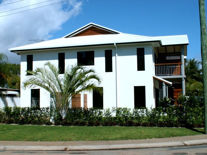 2 87a Horseshoe Bay Road, Bowen QLD 4805