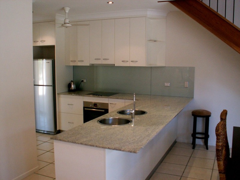 2 87a Horseshoe Bay Road, Bowen QLD 4805