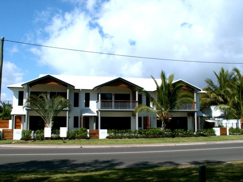 2 87a Horseshoe Bay Road, Bowen QLD 4805