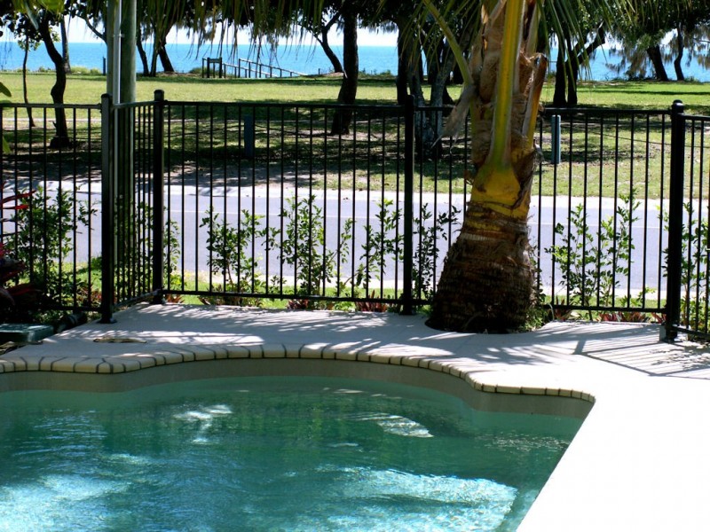 2 87a Horseshoe Bay Road, Bowen QLD 4805