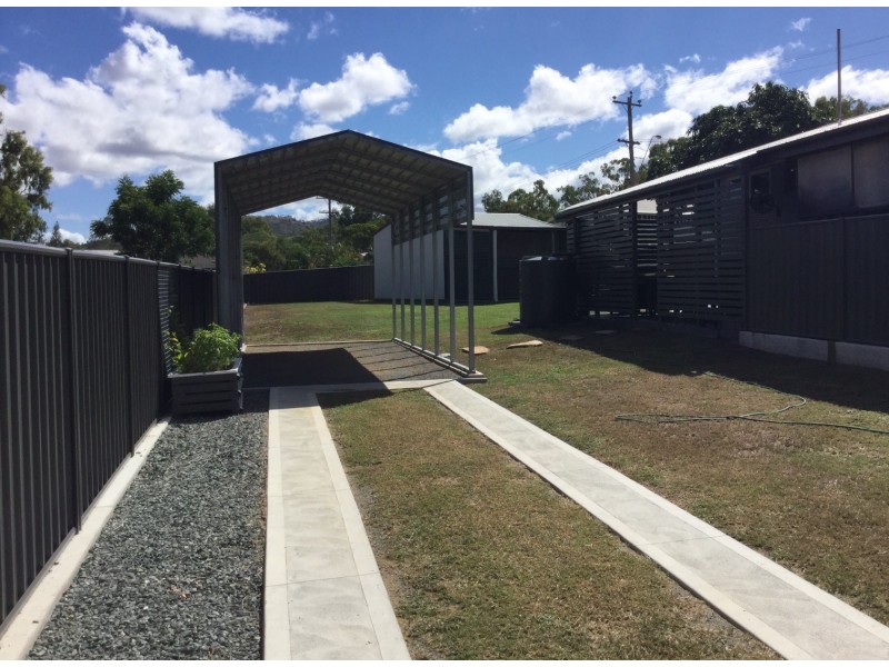1 Gralton Street, Collinsville QLD 4804
