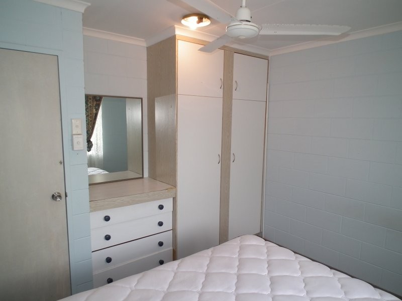 4/16 Powell Street, Bowen QLD 4805