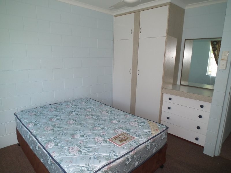 4/16 Powell Street, Bowen QLD 4805