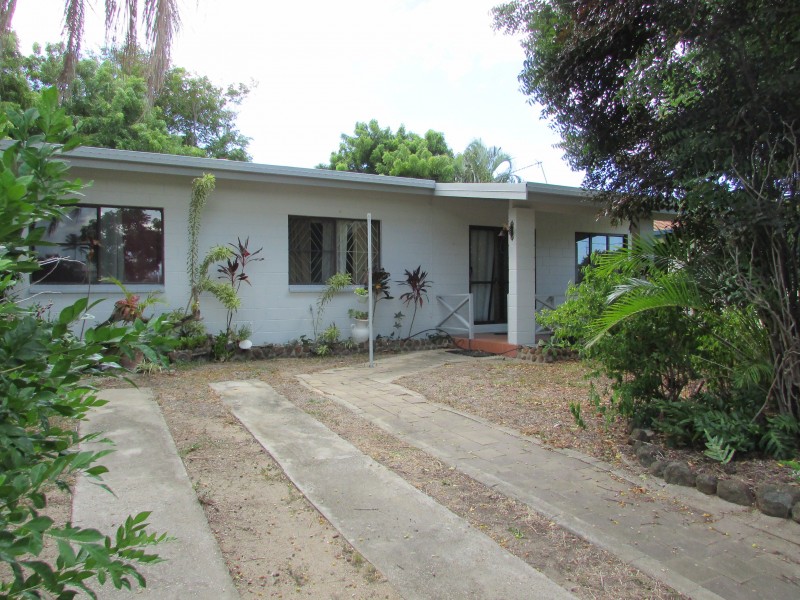 8 Dalrymple Steeet, Bowen QLD 4805