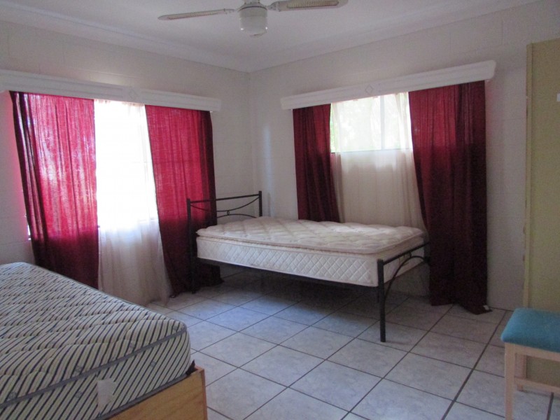8 Dalrymple Steeet, Bowen QLD 4805