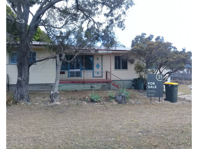 28 Livingstone Street, Bowen QLD 4805