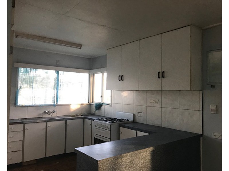 28 Livingstone Street, Bowen QLD 4805