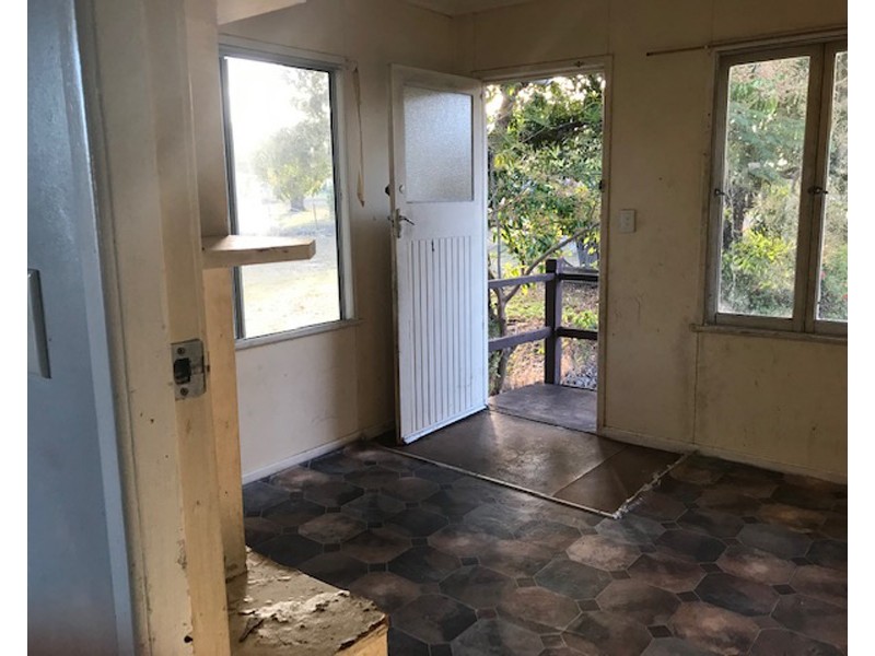 28 Livingstone Street, Bowen QLD 4805