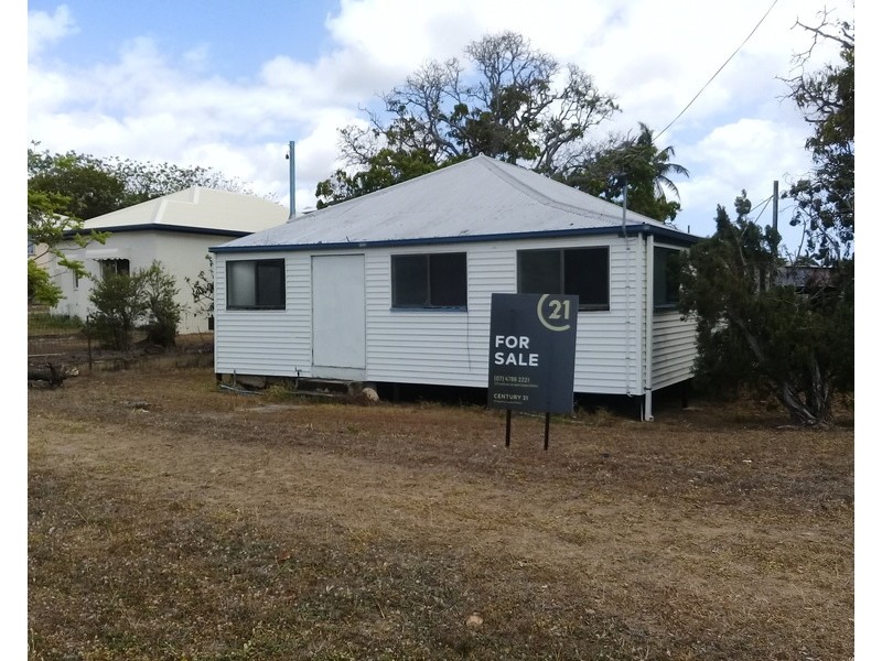 30 Livingstone Street, Bowen QLD 4805