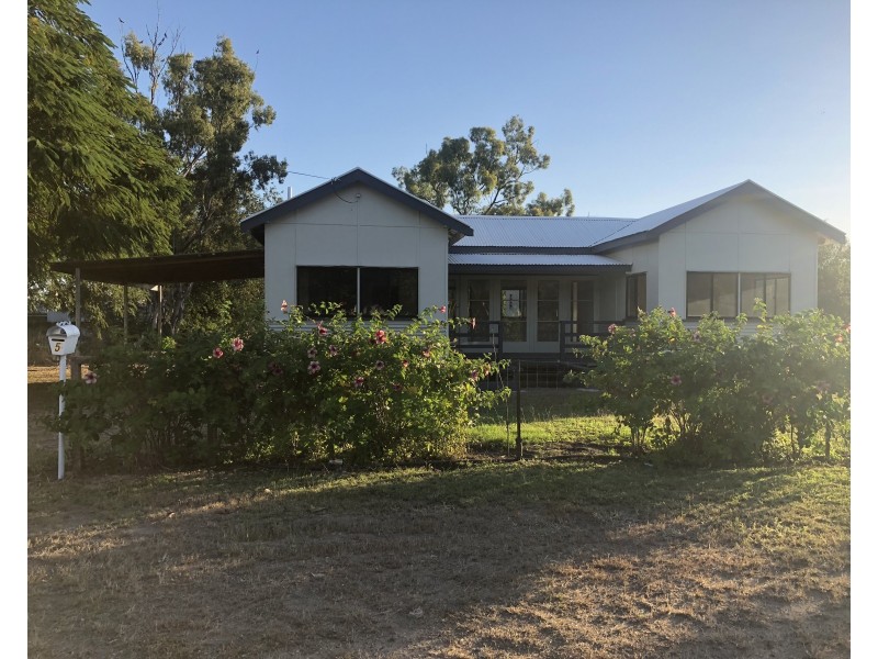 5  Doonan Street, Collinsville QLD 4804