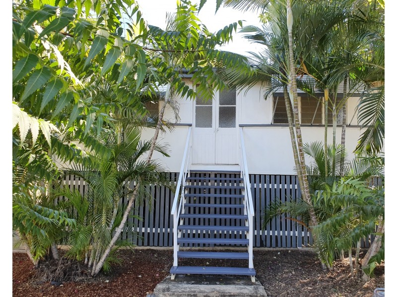 1 Pelican Street, Collinsville QLD 4804