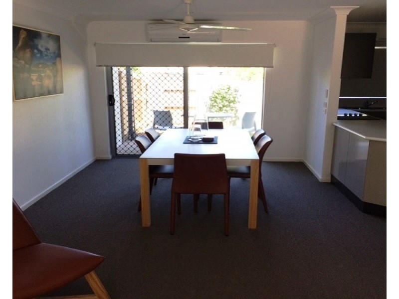 2/6 Brisbane, Bowen QLD 4805