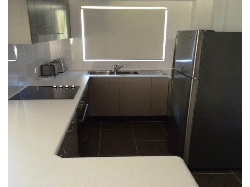 2/6 Brisbane, Bowen QLD 4805