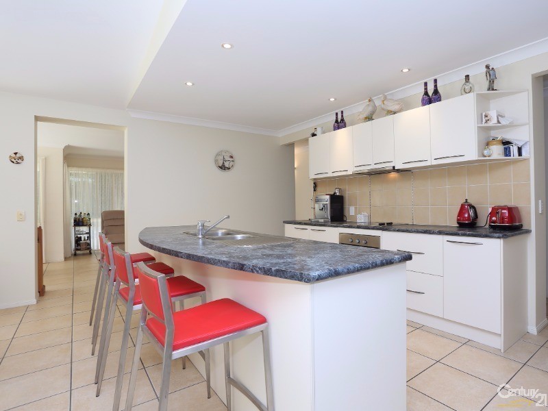 34 Gordon Crescent, Sandstone Point QLD 4511