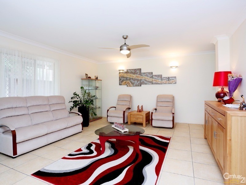 34 Gordon Crescent, Sandstone Point QLD 4511