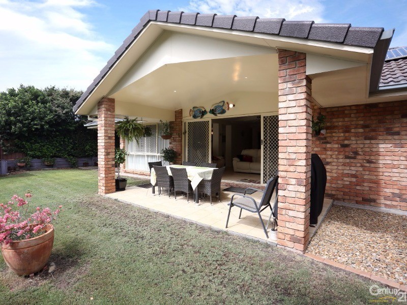 34 Gordon Crescent, Sandstone Point QLD 4511