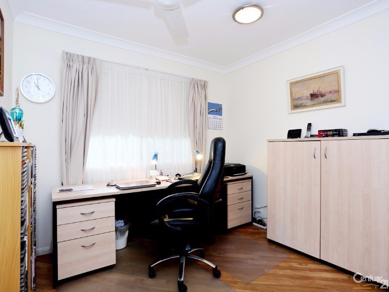 34 Gordon Crescent, Sandstone Point QLD 4511