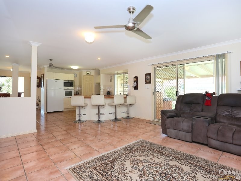 14 Avoca Esplanade, Sandstone Point QLD 4511