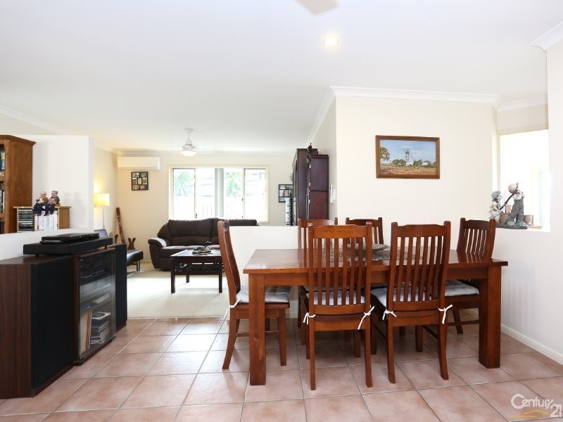 14 Avoca Esplanade, Sandstone Point QLD 4511