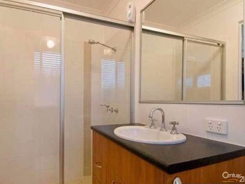 Sandstone Point QLD 4511