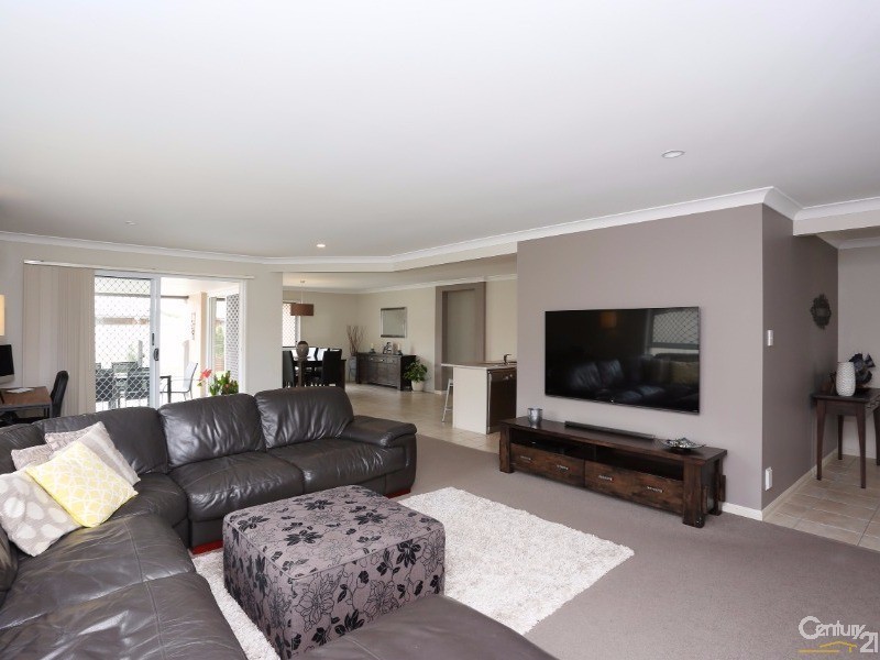 5 Bora Place, Ningi QLD 4511
