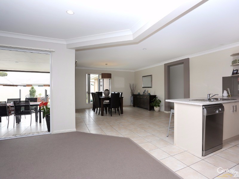 5 Bora Place, Ningi QLD 4511