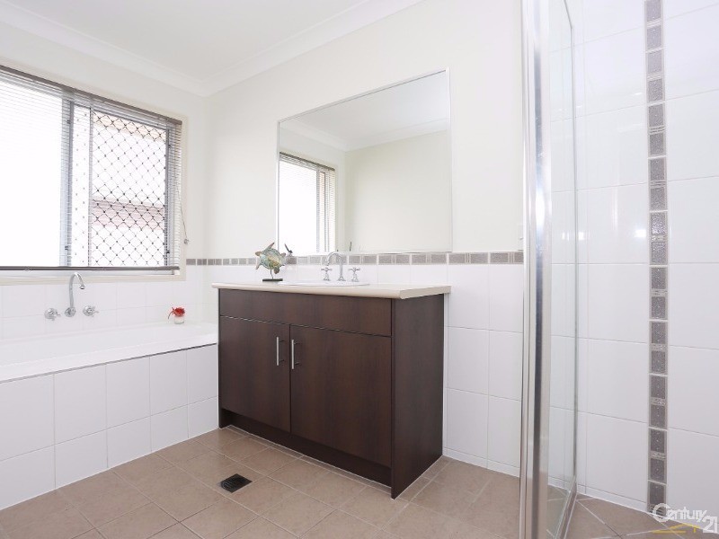 5 Bora Place, Ningi QLD 4511