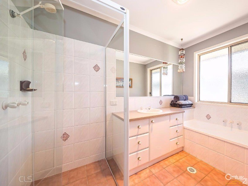 66 Carpenter Way, Sandstone Point QLD 4511