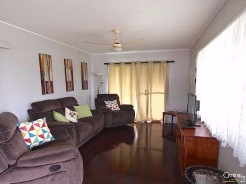 27 Caltowie Ave, Banksia Beach QLD 4507