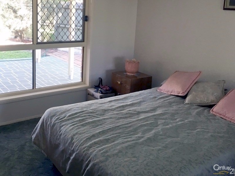 14 Clovelly Place, Sandstone Point QLD 4511