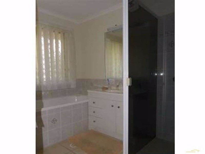 14 Clovelly Place, Sandstone Point QLD 4511