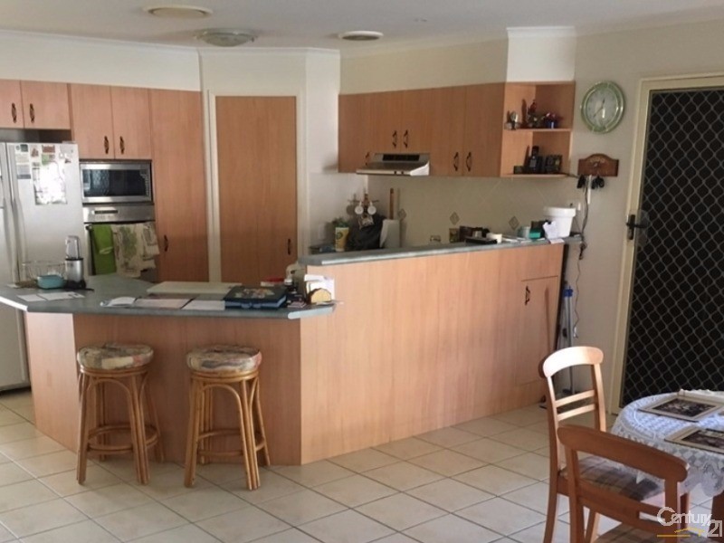 14 Clovelly Place, Sandstone Point QLD 4511