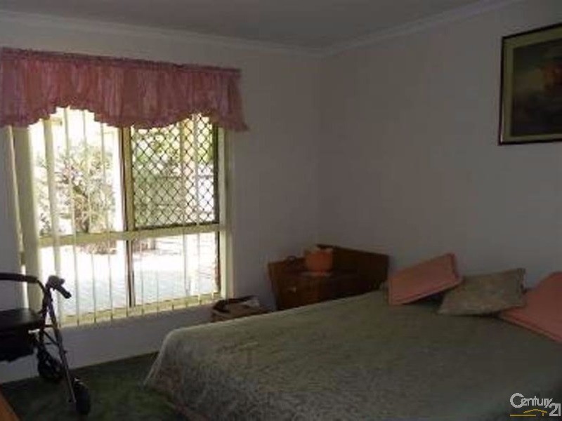 14 Clovelly Place, Sandstone Point QLD 4511