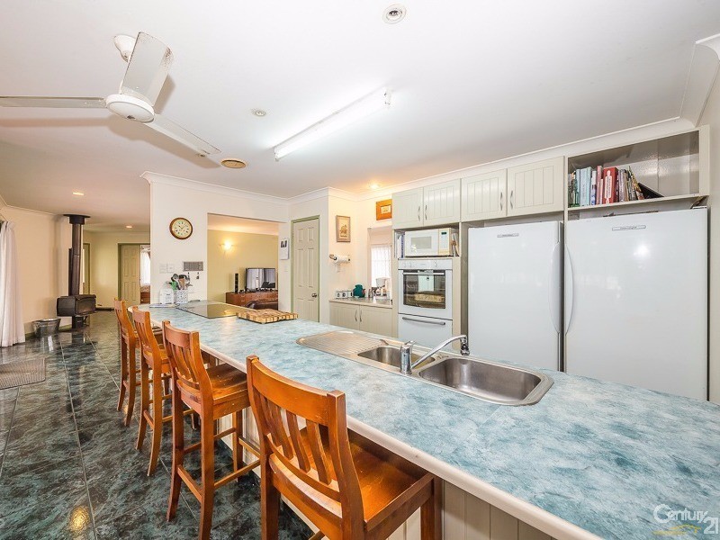 1 Bow Court, Banksia Beach QLD 4507