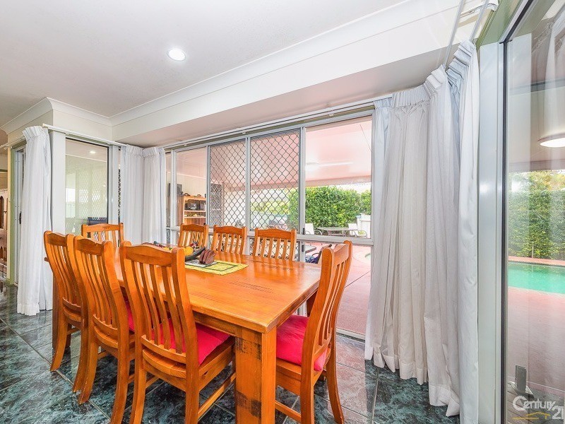 1 Bow Court, Banksia Beach QLD 4507