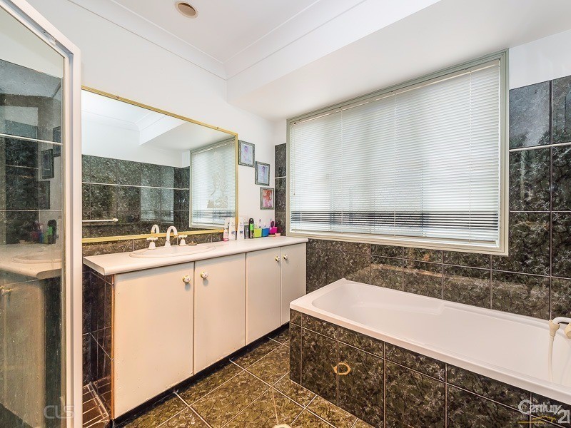 1 Bow Court, Banksia Beach QLD 4507