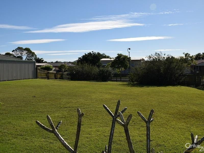 13 Queenscliff Court, Sandstone Point QLD 4511