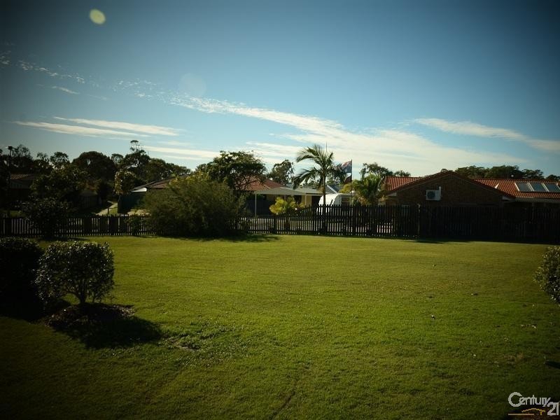 13 Queenscliff Court, Sandstone Point QLD 4511