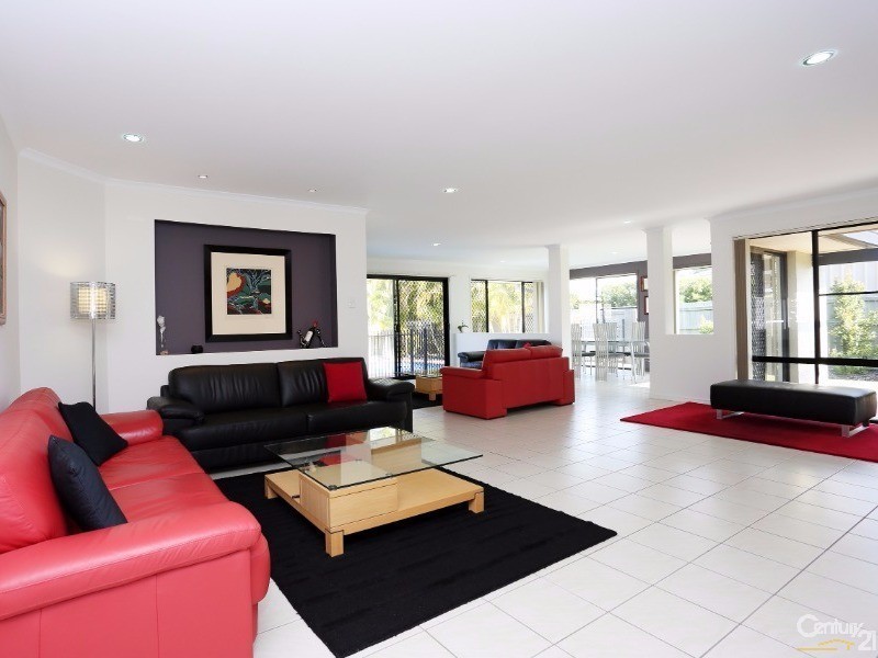 63 Mossman Way, Sandstone Point QLD 4511