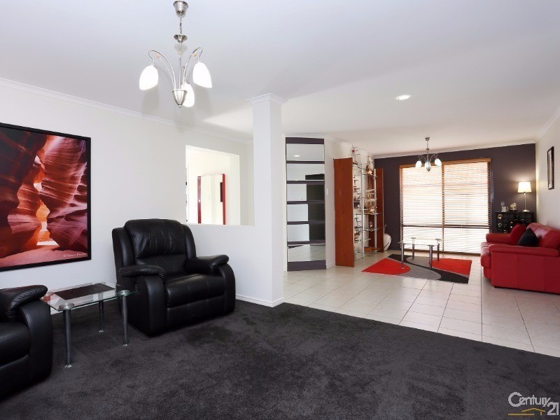 63 Mossman Way, Sandstone Point QLD 4511