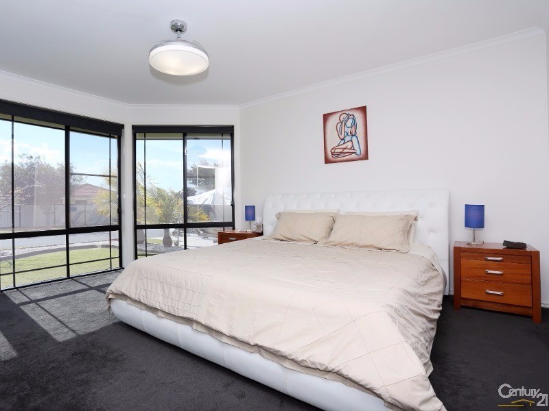63 Mossman Way, Sandstone Point QLD 4511