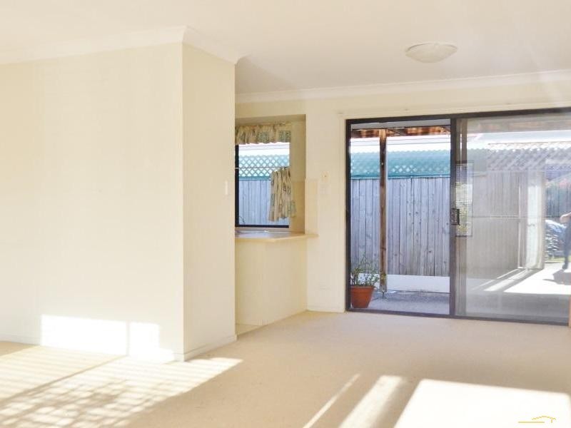 9/8 Spinnaker Drive, Sandstone Point QLD 4511