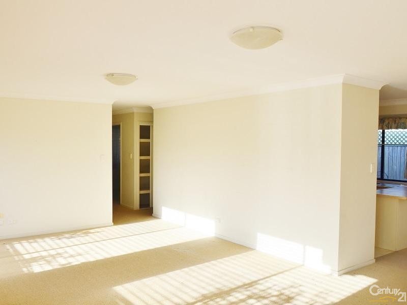 9/8 Spinnaker Drive, Sandstone Point QLD 4511