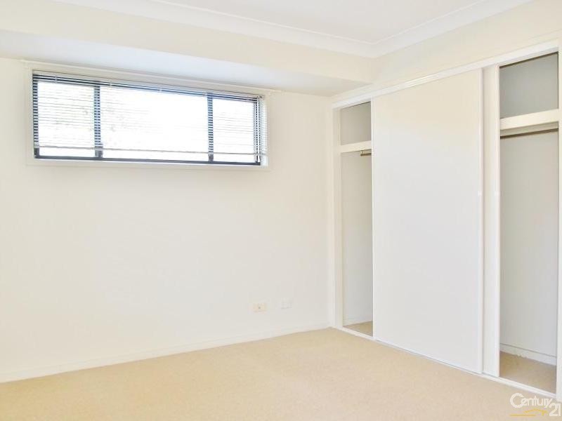 9/8 Spinnaker Drive, Sandstone Point QLD 4511