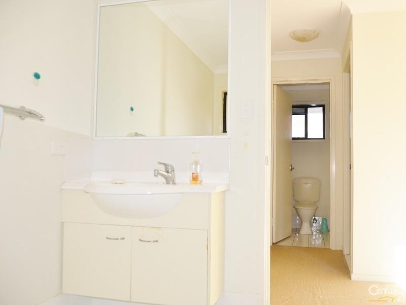 9/8 Spinnaker Drive, Sandstone Point QLD 4511