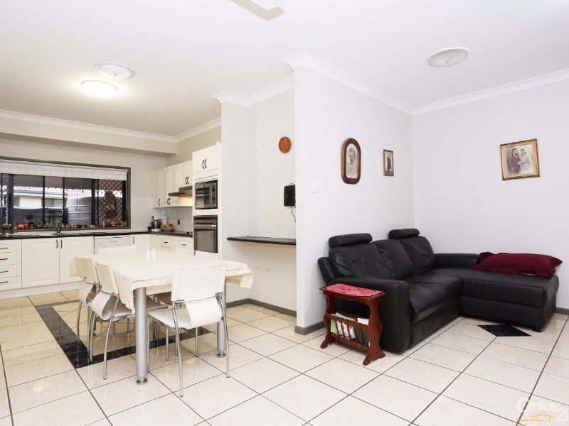 13 Mossman Way, Sandstone Point QLD 4511