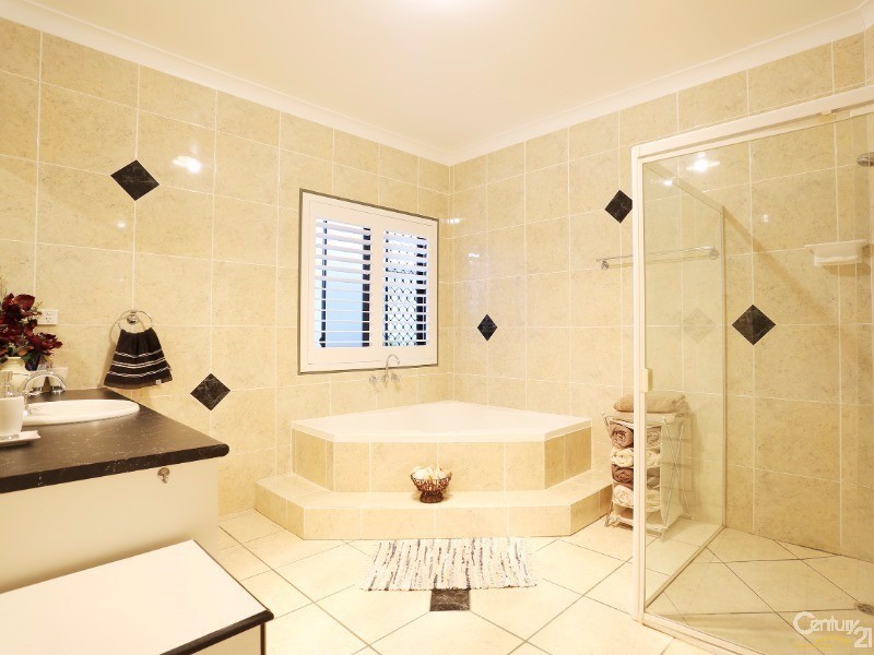 13 Mossman Way, Sandstone Point QLD 4511