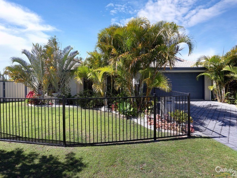 33 Corrimal Place, Sandstone Point QLD 4511