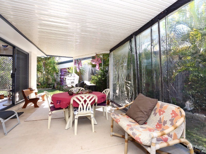 33 Corrimal Place, Sandstone Point QLD 4511