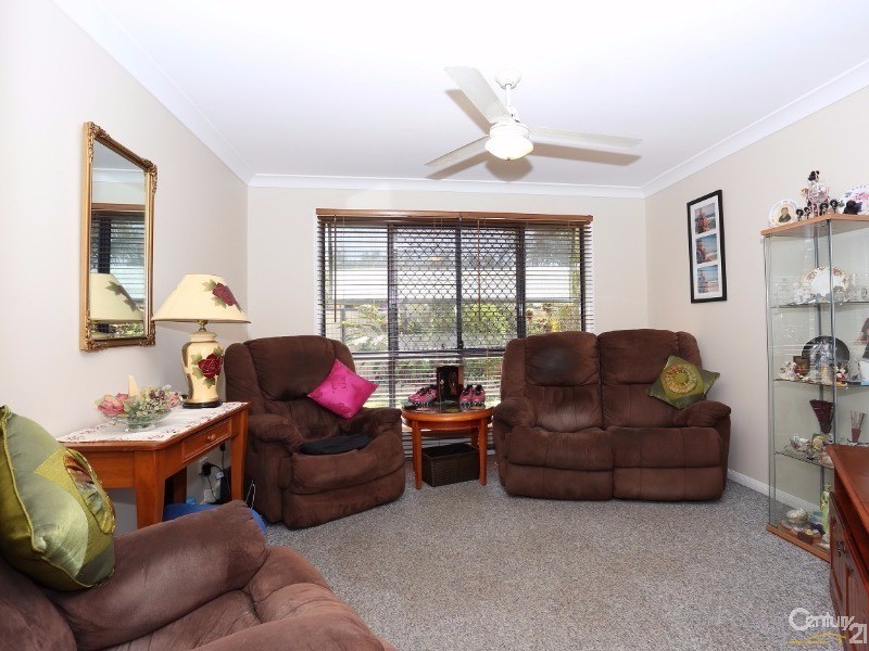 33 Corrimal Place, Sandstone Point QLD 4511